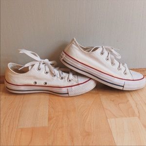 White Low Converse